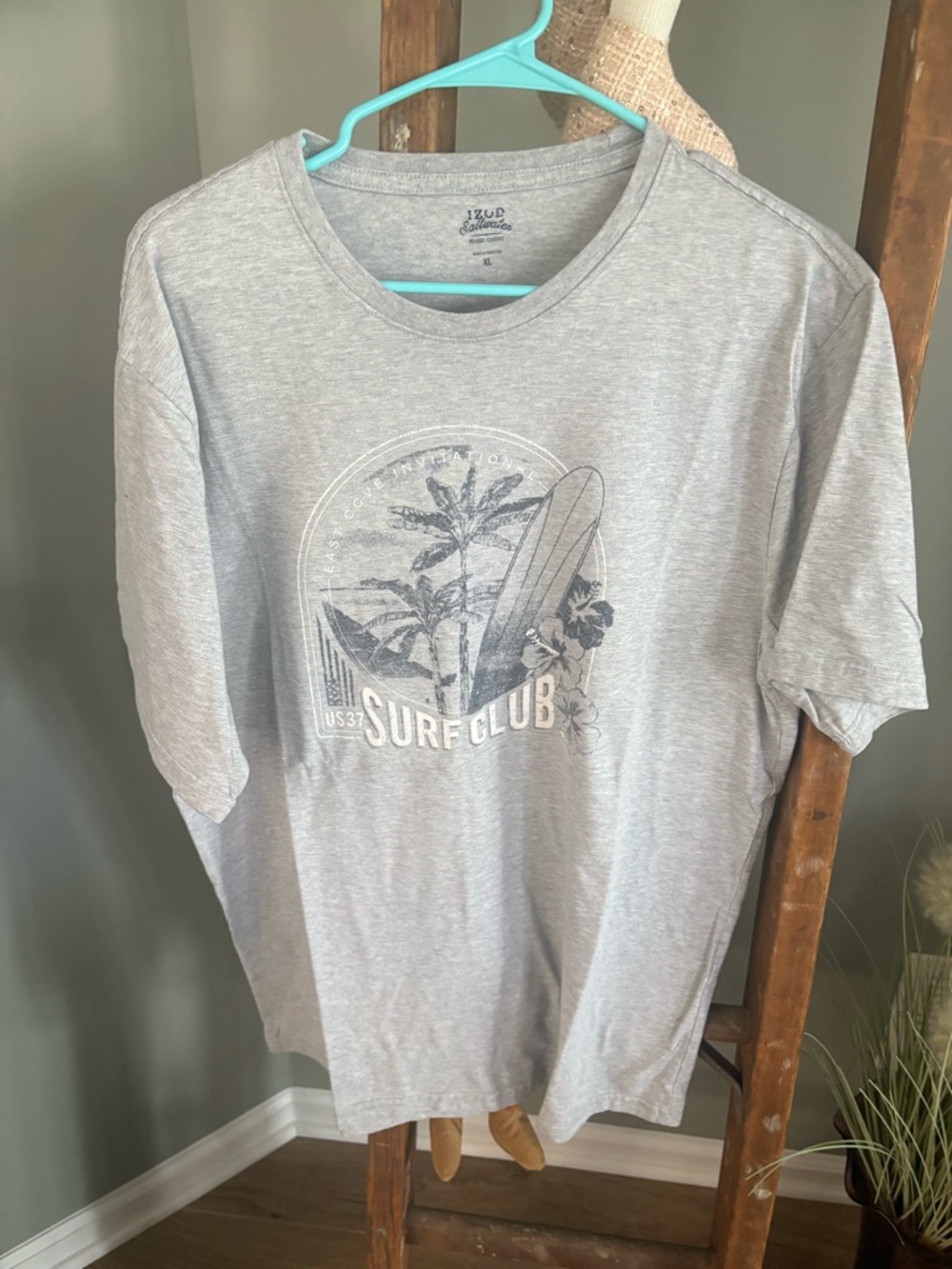 Gray Surf Club Graphic Tee - Casual Men’s Shirt